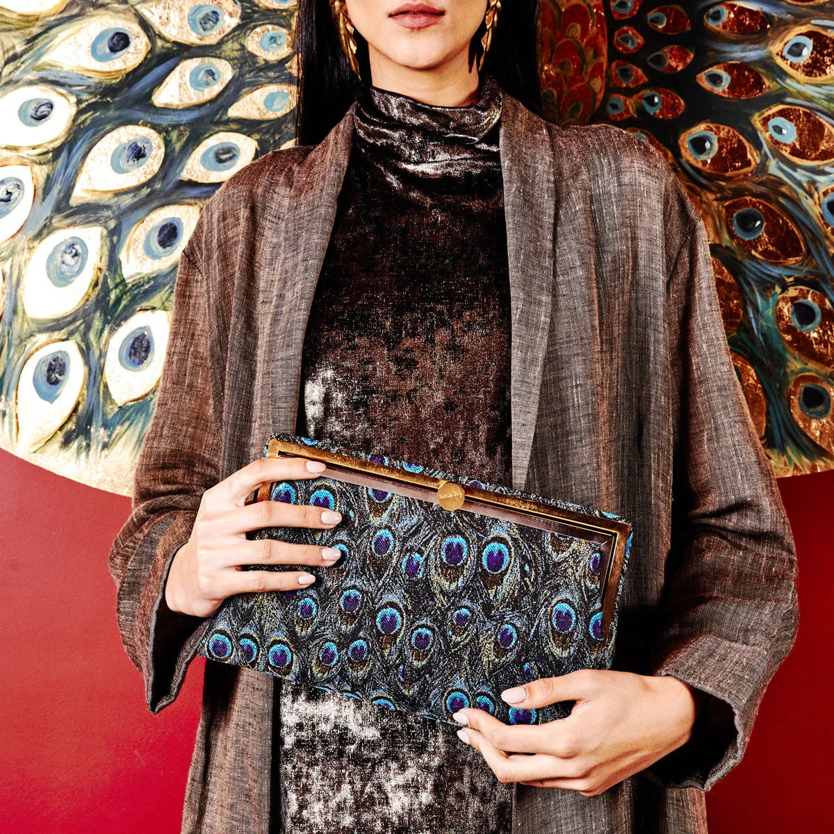 PEACOCK GRACE CLUTCH