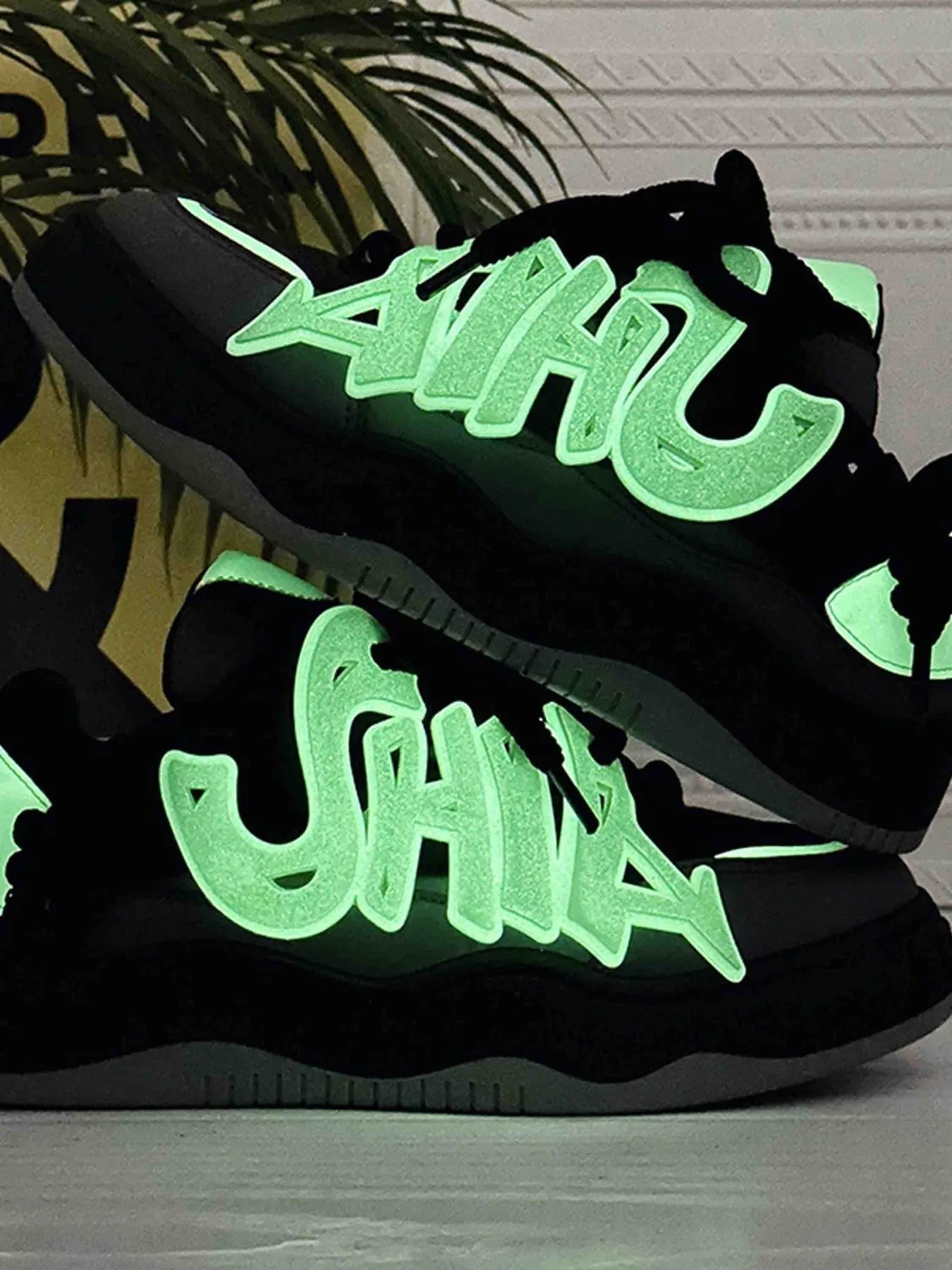 Sneakerhill Street Versatile Luminous Fluorescent Boardshoes - 1803
